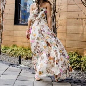 Aakaa White Strapless Tiered Sundress